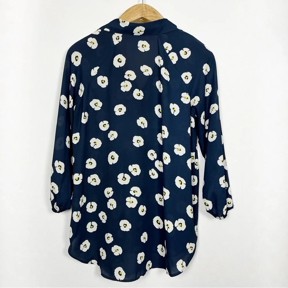 CAbi Go To Button‎ Up Daisy Navy Blue Relaxed Blouse Style #5705 Size XS - Picture 6 of 11
